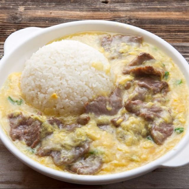 P08 Beef and Egg on Rice 滑蛋牛燴飯.