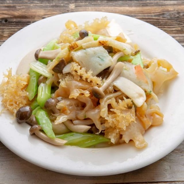 E30 Stir-fried Jelly Fish, Fish Cake and Assorted Mushroom.