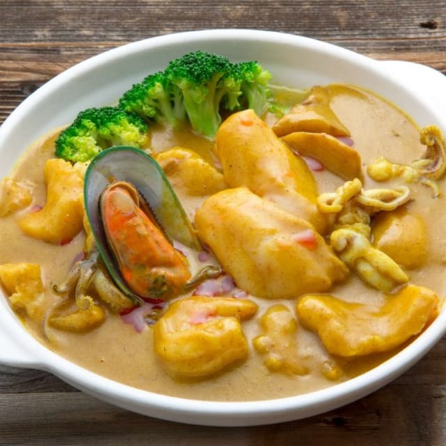 C10 Curry Seafood 咖喱海鮮.