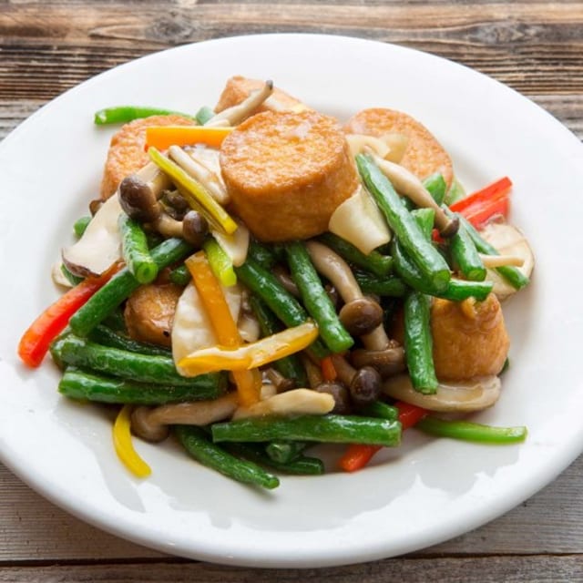 V14 Egg Tofu with Assorted Mushroom 玉子豆腐炒鮮菌.