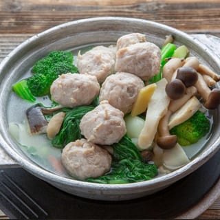 H09 Meatballs with Vegetables and Mixed Mushroom Hot Pot 原味鮮蔬什菌肉丸煲