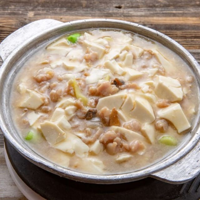 H07 Salted Fish and Chicken Tofu Hot Pot 鹹魚雞粒豆腐煲.
