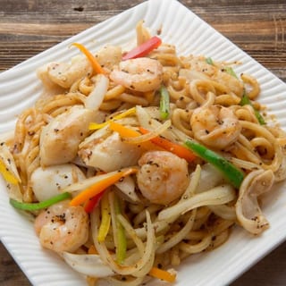 N18 Sizzling Seafood Udon with Black Pepper 黑椒海鮮炒烏冬