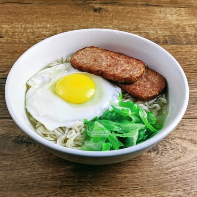 N20 Spam & Eggs Noodle Soup 餐 肉 蛋湯頦.