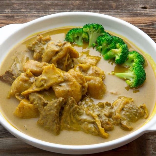 C09 Curry Beef Stew 咖喱⽜腩.