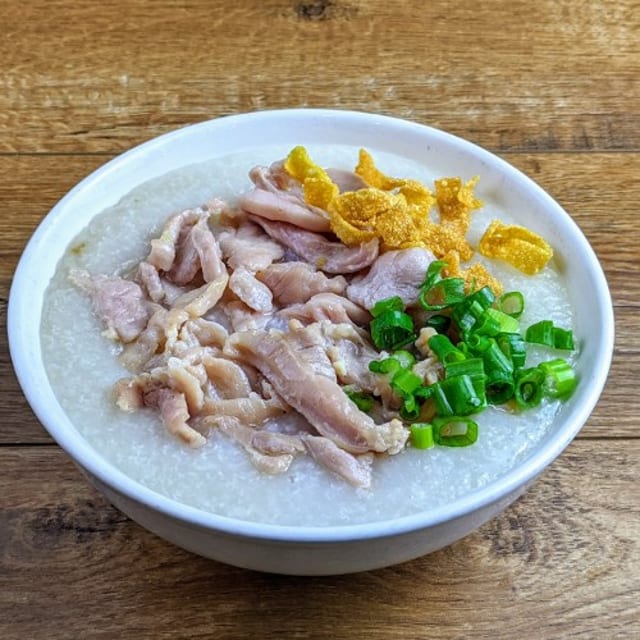 C56 Fresh Chicken Congee 生滾滑雞粥.