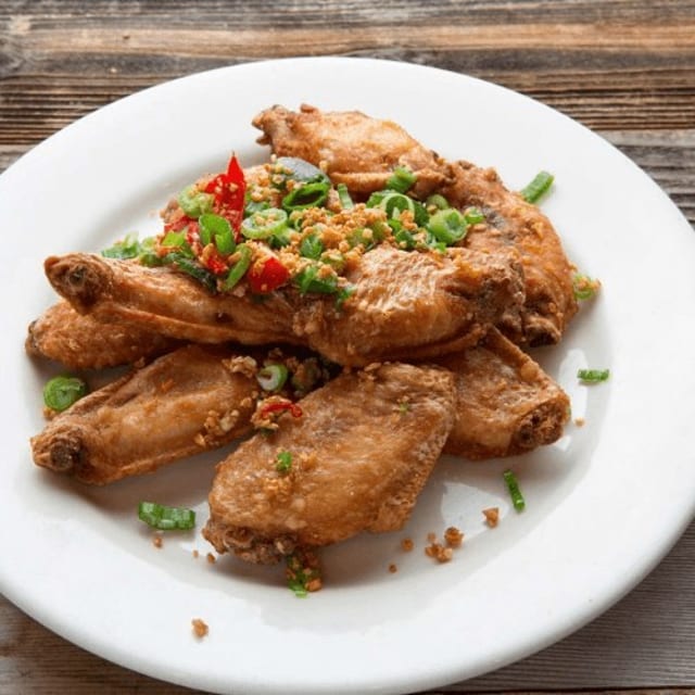 Fried Chicken with Spicy Salt 椒鹽雞翅.