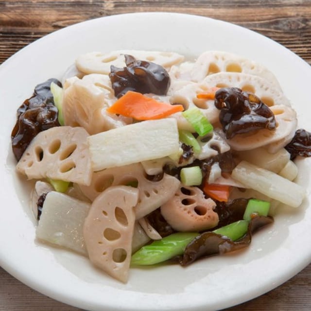 V07 Stir-fried Sliced Lotus Root with Black Fungus & Vegetables 荷塘炒鮮蔬.