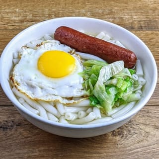 N22 Sausage & Egg Noodle Soup 腸仔蛋湯麵