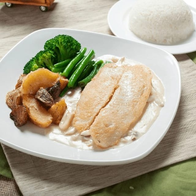 (P) Grilled Sole Fillet in Seafood Mushroom Sauce 香煎龍利魚柳配雜菌海鮮汁.