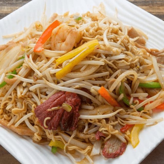 House Special Pan Fried Instant Noodle Chicken, Shrimp, BBQ Pork 招牌炒公仔麵.