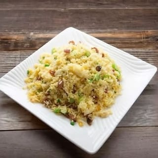 R07 Salty Fish Chicken Fried Rice 鹹魚雞粒炒飯